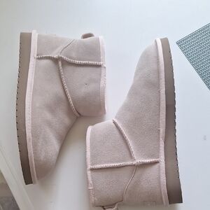 Koolaburra Short Suede Booties - Light Pink